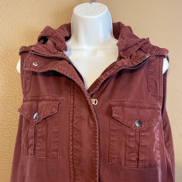 tinsel Women’s Zip up vest with detachable hood - Picture 3 of 6